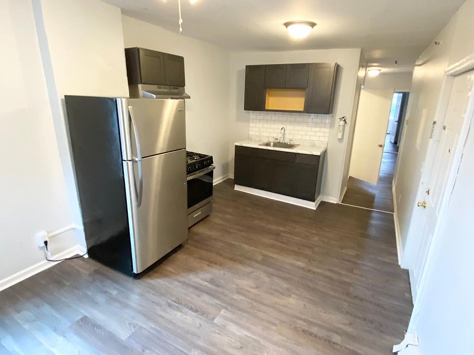 1st image of 100 S Essex Ave APT 2