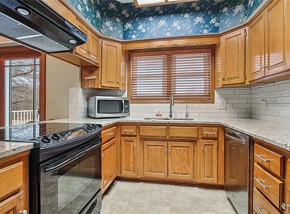 5th image of 9325 N Amity Ct