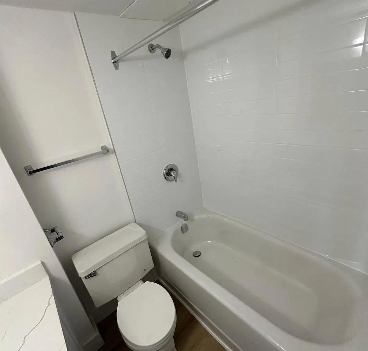 model - 283 MacLaren St — Photo 4