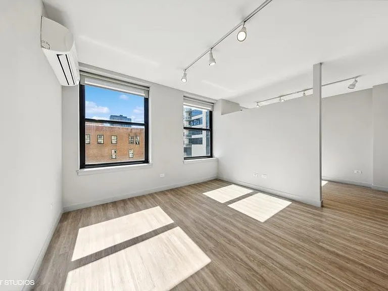 330 S. Wells St — Photo 54