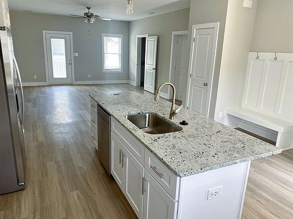 2nd image of 71 High St #71