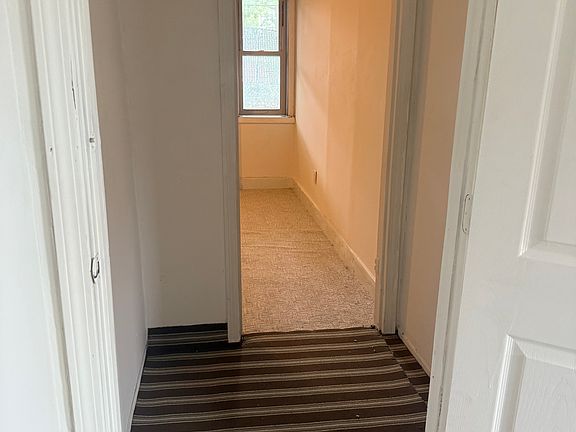 5th image of 875 1/2 Main St #1