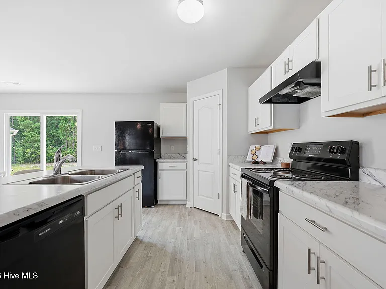 821 Conductor Ct — Photo 12
