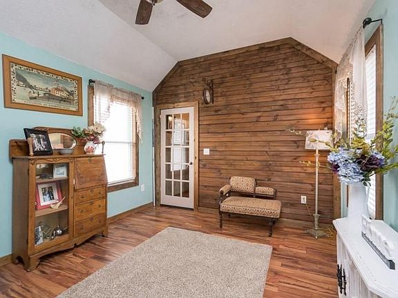 5th image of 11324 Rosemary Ln