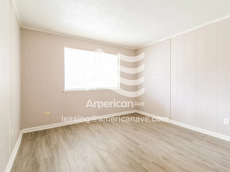 742411_003_wm_-_living_room_13620241.jpg