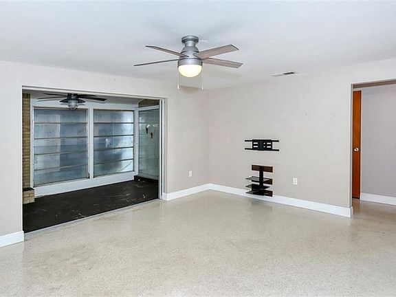 5th image of 8803 Pohoy Ave