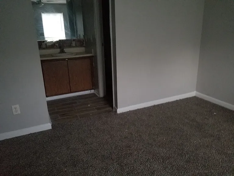552 Timber Ridge Ct — Photo 8