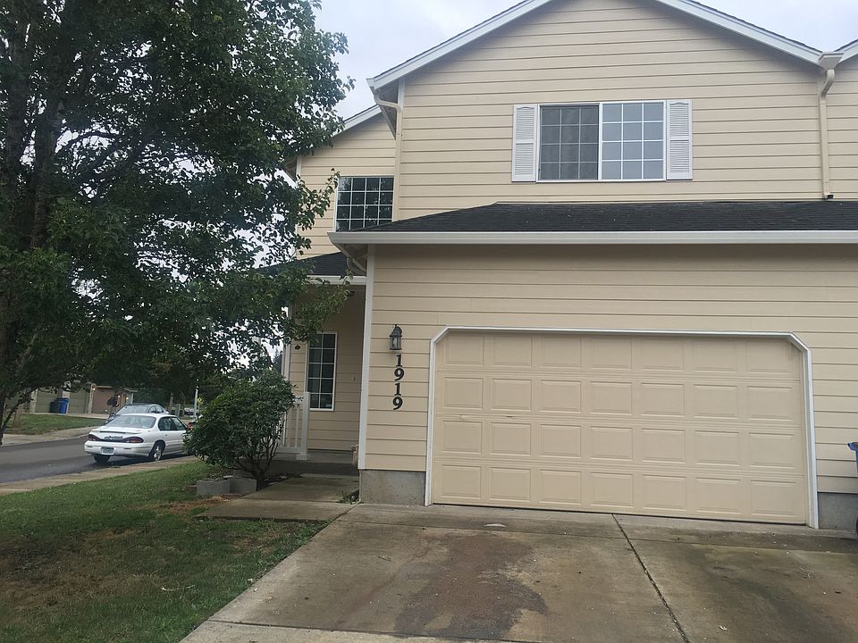 1st image of 1919 NE 98th St