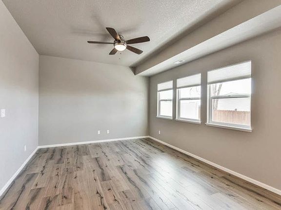 4th image of 4145 Meadowview Ct