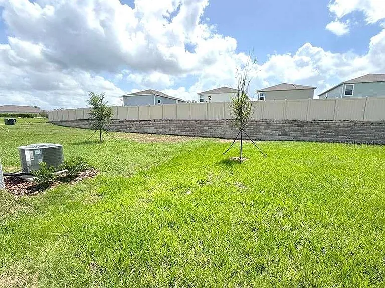 11357 Brae Way — Photo 32