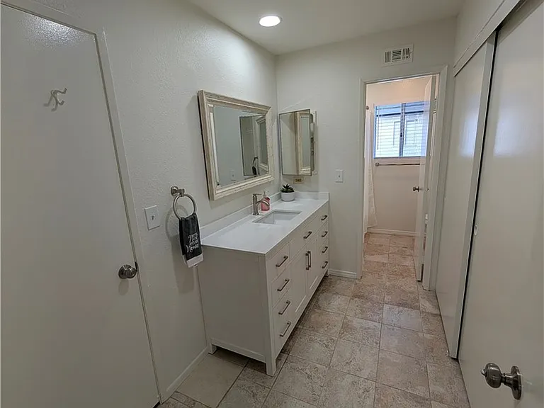 845 W Olive Ave #B — Photo 28