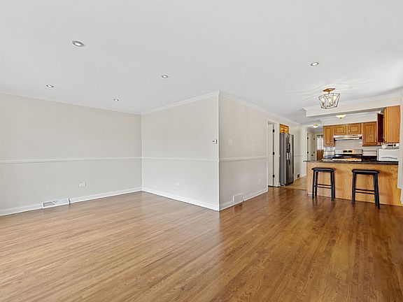 5th image of 10300 S Avenue M
