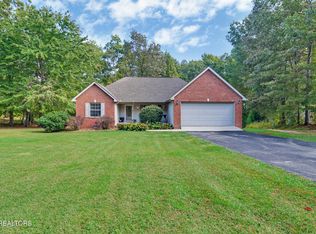 338 Swallows Xing, Grimsley, TN 38565