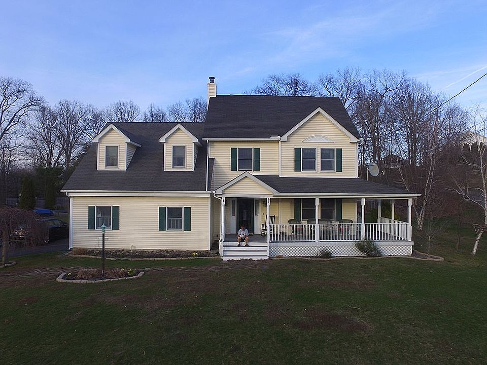 1st image of 24 Robyn Dr