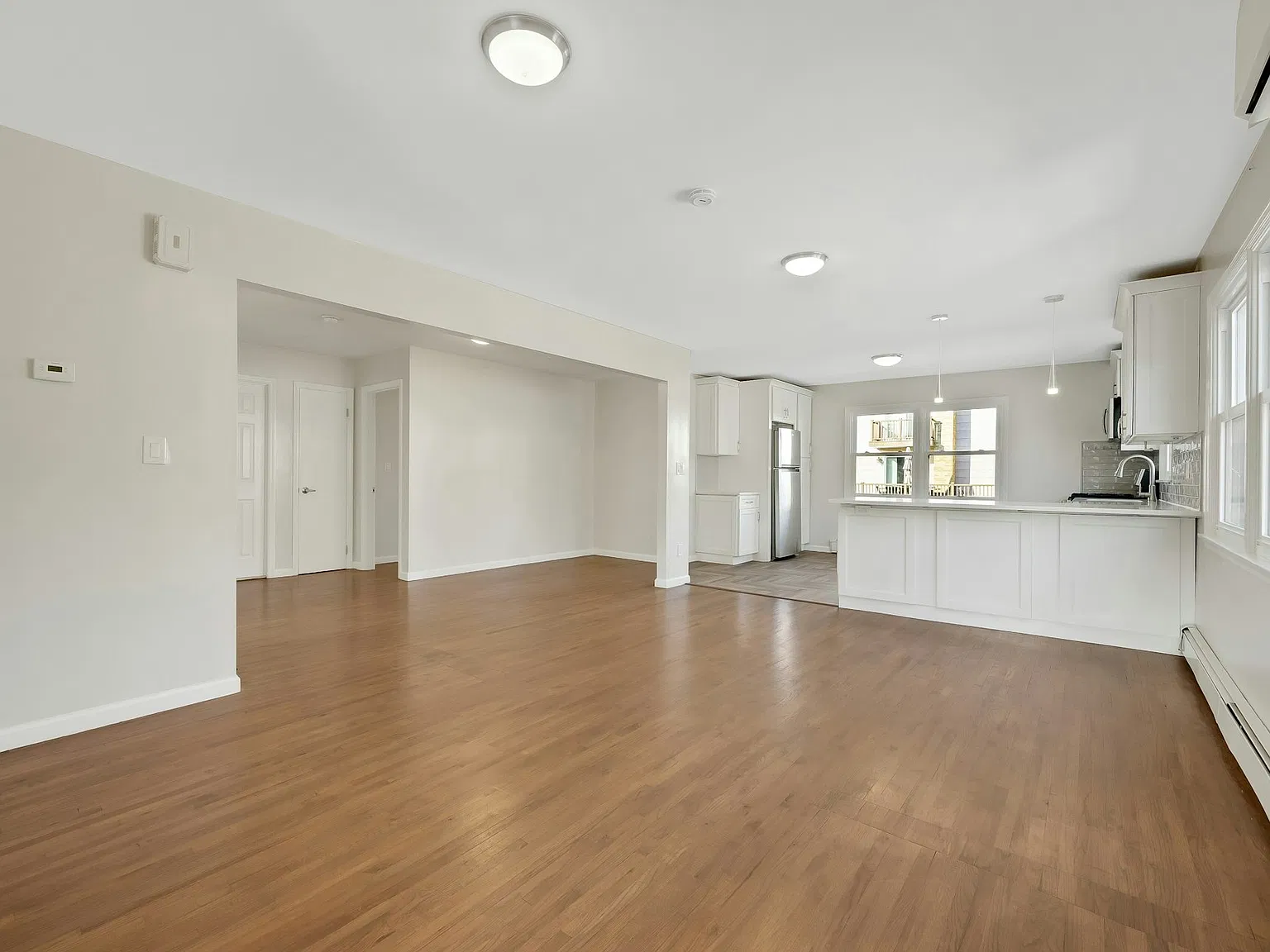 3 bed, 1400 sqft, $4,750 — Photo 4
