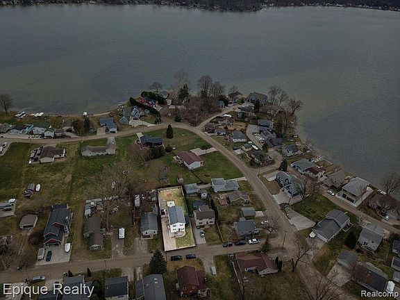 3rd image of 11605 Elmdale Rd