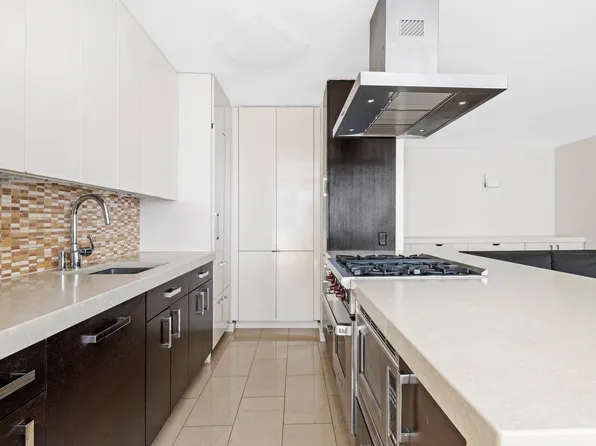 315 West 70th Street 17B image 3 of 9