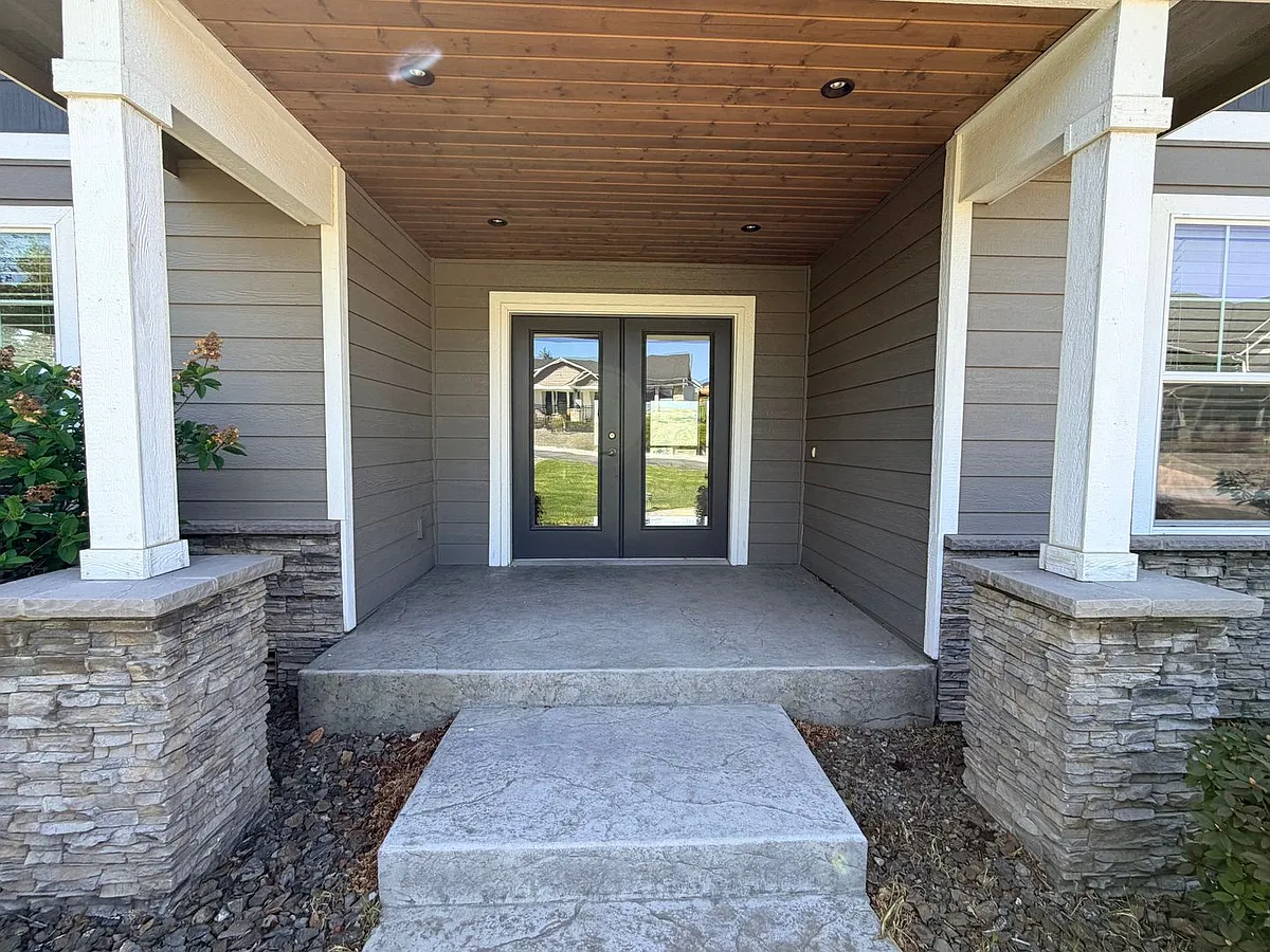 Building Photo - 2778 SE Falcon View Dr