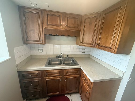 3rd image of 315 South St Unit 1