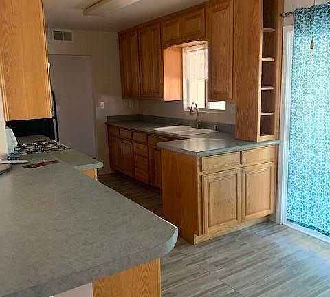 3rd image of 45051 Crown Ave