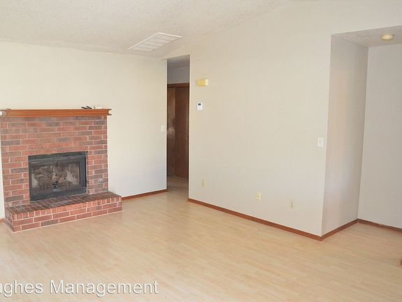 4th image of 1800 23rd Ave SE