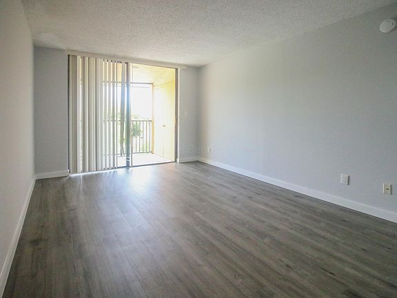 2nd image of 14601 N Kendall Dr #412K