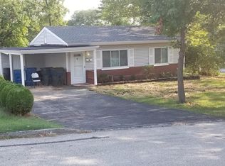 200 Hillcrest Blvd, Ballwin, MO 63021