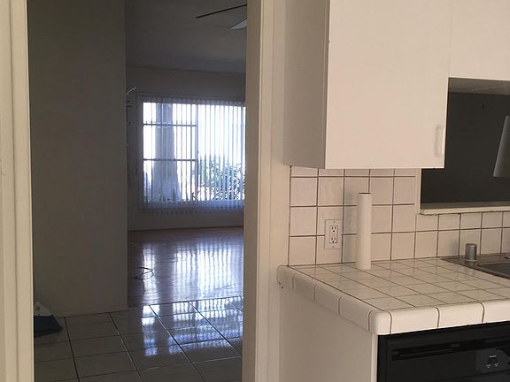 2nd image of 5319 Radford Ave APT 2