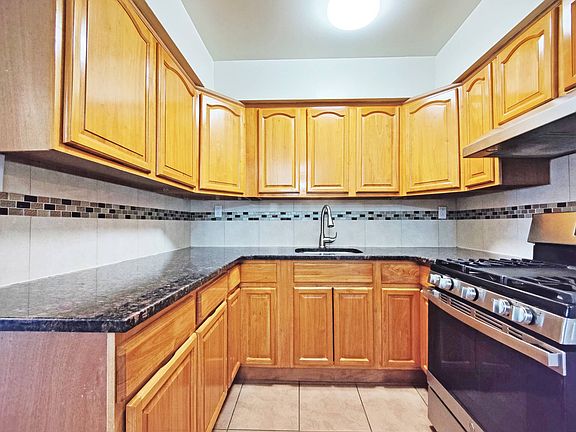 2nd image of 2154 Edenwald Ave Floor 3