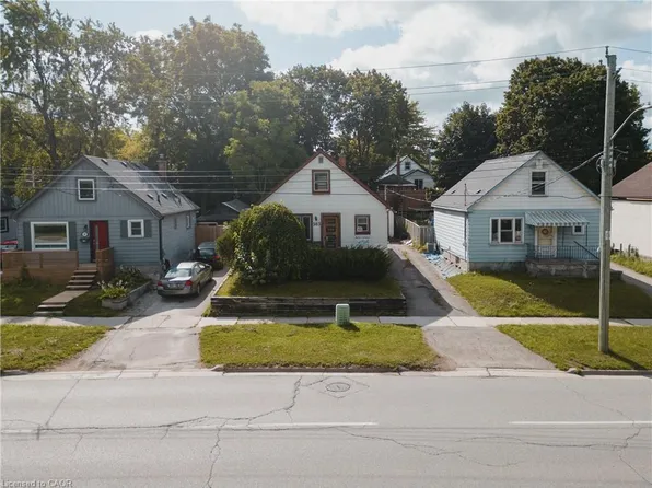 563 Wellington St N, Kitchener, ON N2H 5L6