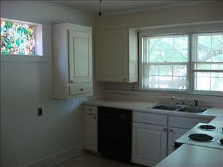 2nd image of 538 Alamo St
