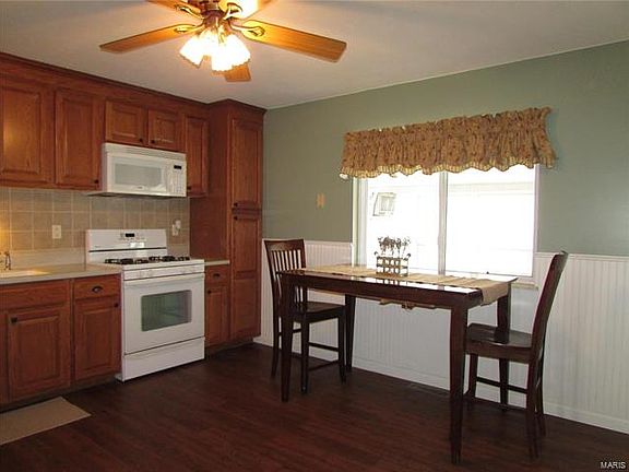 4th image of 2938 Foxwood Dr