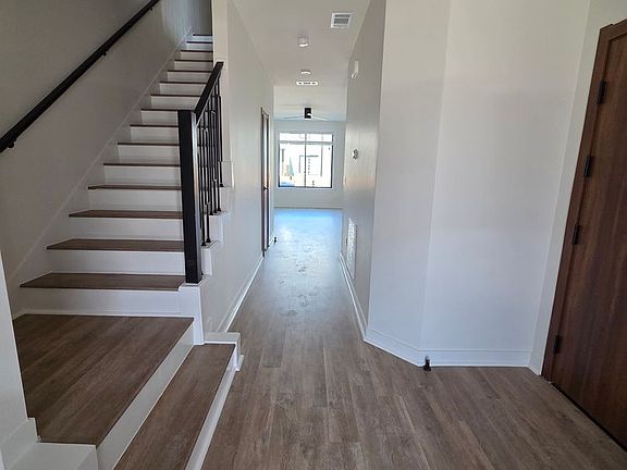 4th image of 1102 Emilia Ave