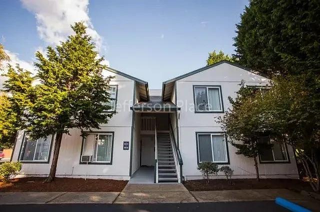 Jefferson Place Apartments — Photo 21
