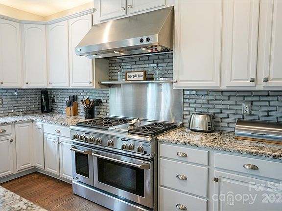 4th image of 146 Preserve Way