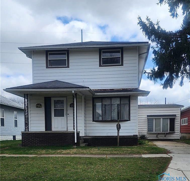 1st image of 825 Park St