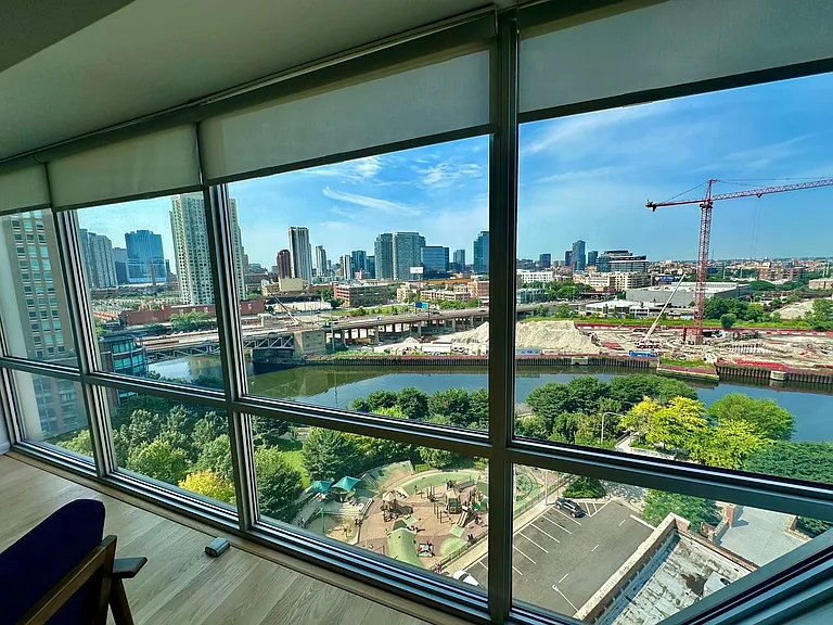 510 W Erie St #1103 — Photo 3