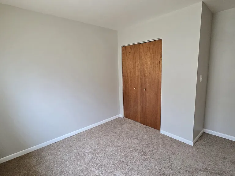 5909 N Wayne Rd — Photo 7