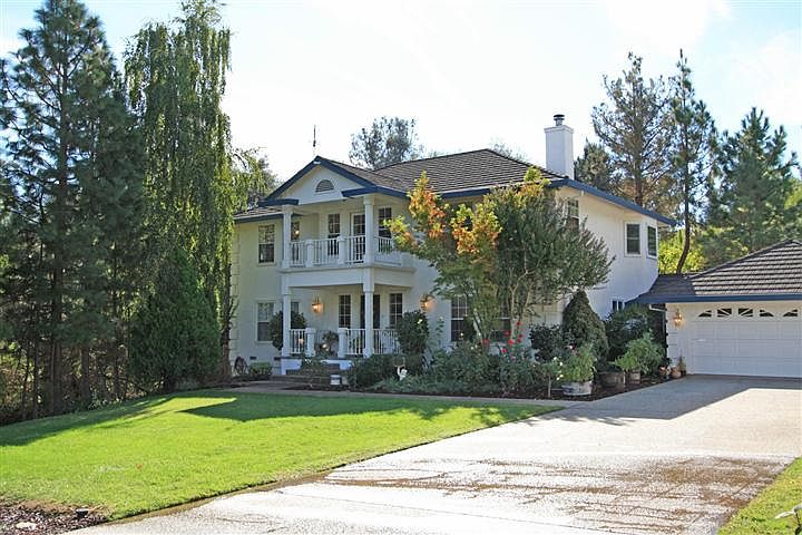 1st image of 125 Mountain Oak Ct