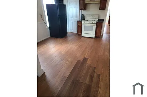 900 Western Ave #1 Photo 1