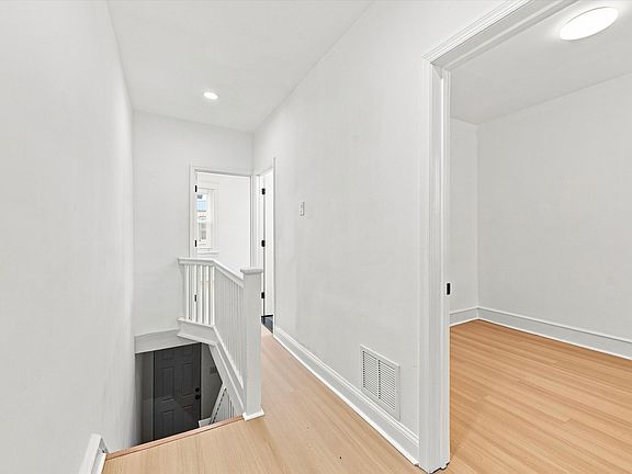 5th image of 5531 Blakemore St #2