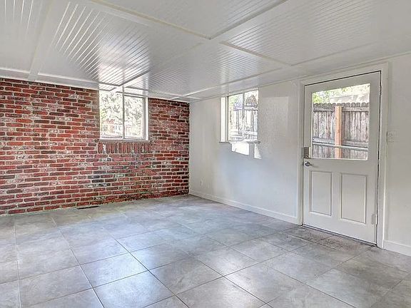 4th image of 1110 6th St #1112