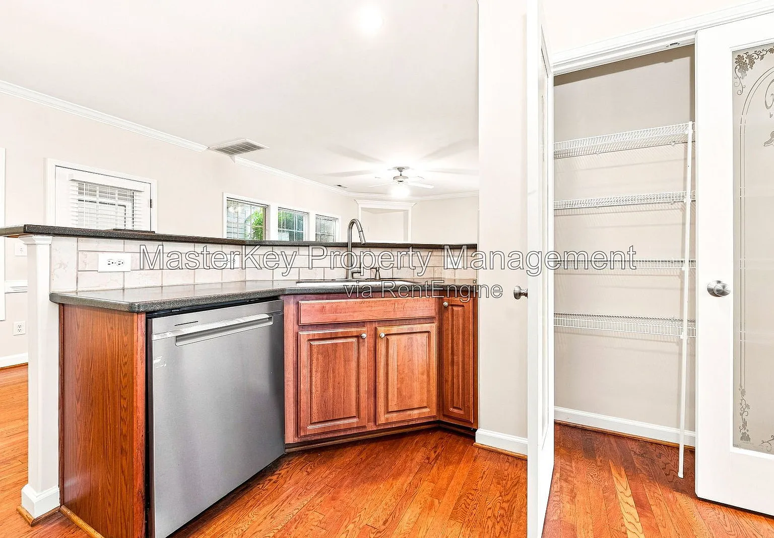 4 bed, 4.0 bath, 2715 sqft, $2,595 — Photo 3