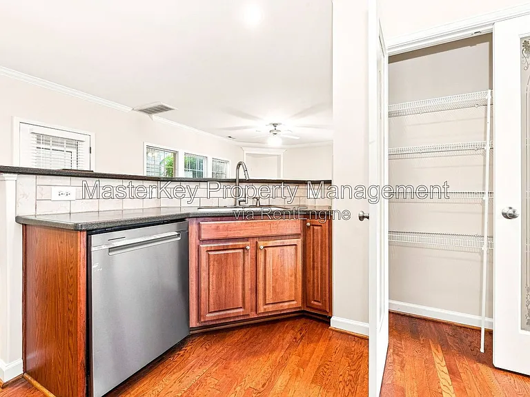 725 Keystone Park Dr — Photo 3