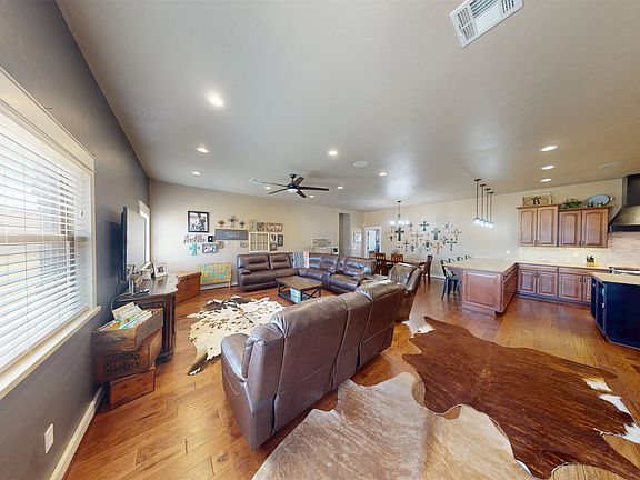 5th image of 3355 8th St