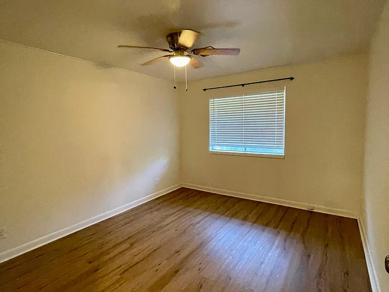 2102 Emerson St — Photo 14