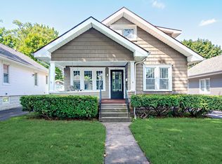 915 Lewis Ave, Saint Joseph, MI 49085