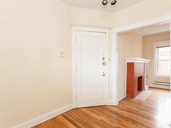 2nd image of 4425 N Wolcott Ave APT 1A