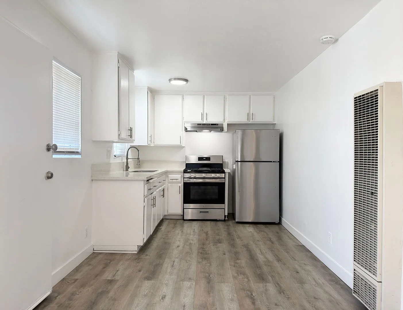 LB2226 (Lease only) — Photo 3