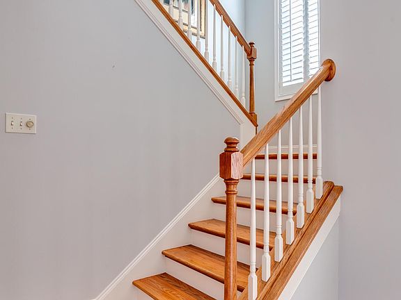 4th image of 9927 Giverny Cir